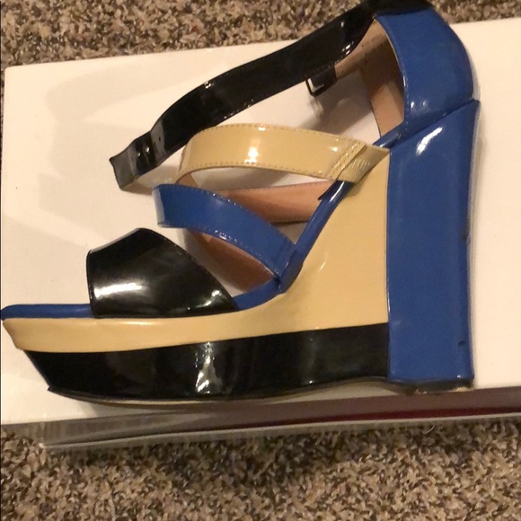 Fredricks of Hollywood blue and black shoes - Picture 4 of 8